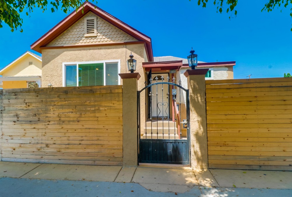 Virtual tour photo 6 of 29 for 1850 Kearney Ave