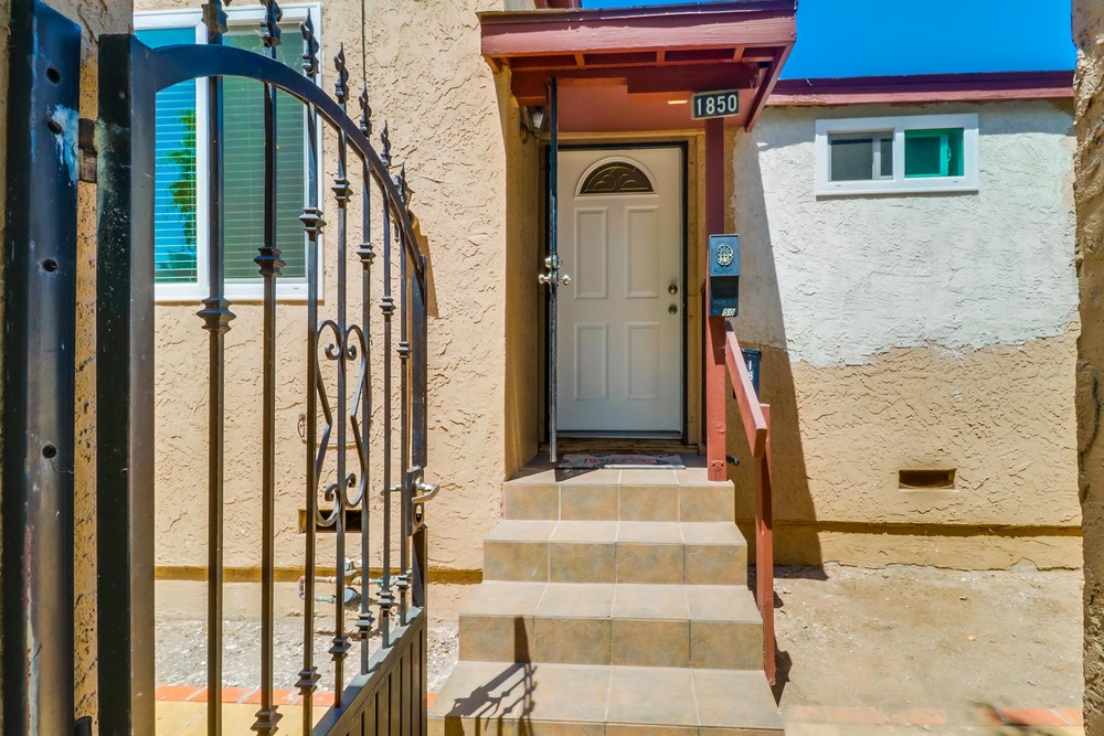 Virtual tour photo 7 of 29 for 1850 Kearney Ave
