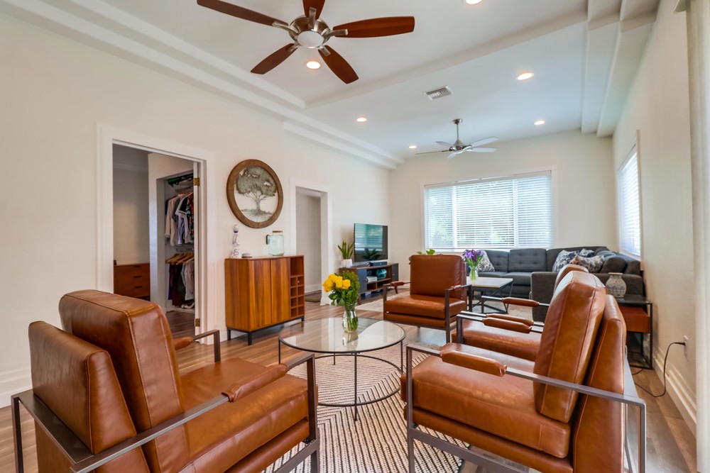 Virtual tour photo 8 of 29 for 1850 Kearney Ave