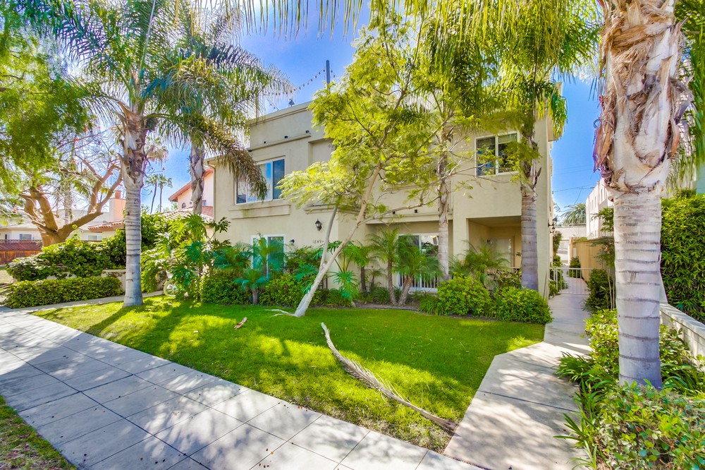 Virtual tour photo 1 of 26 for 1853 Hornblend Street