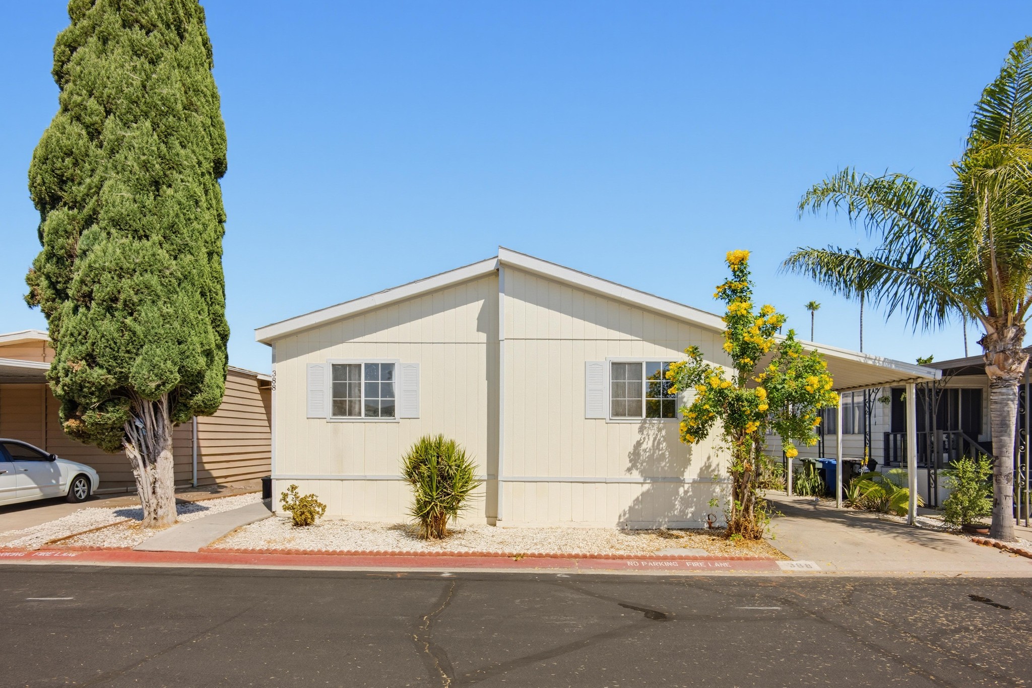 Virtual tour photo 3 of 36 for 1855 E Riverside Dr Spc 388