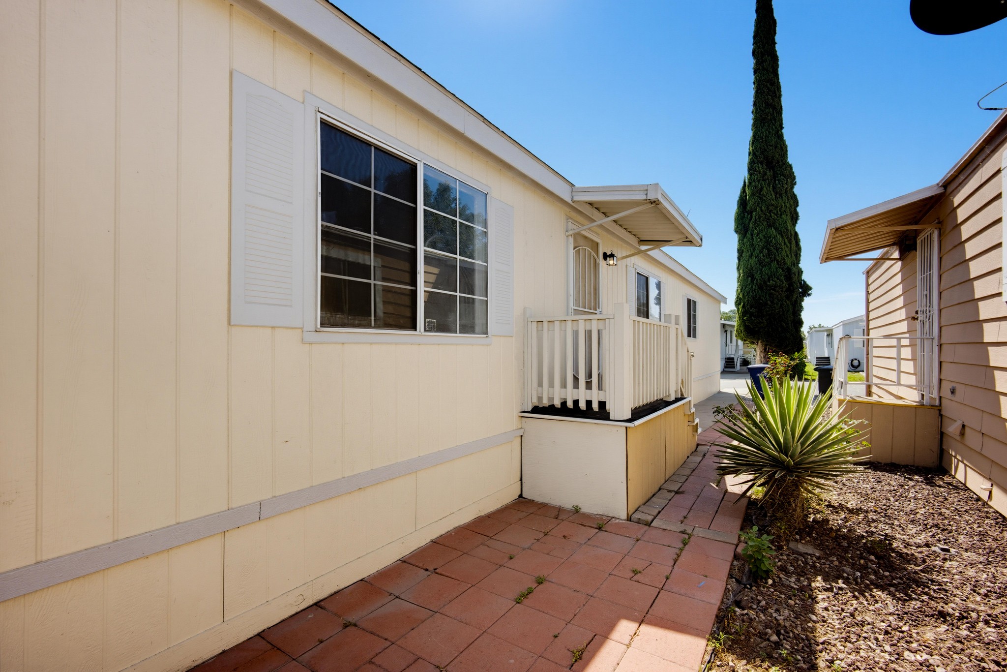 Virtual tour photo 6 of 36 for 1855 E Riverside Dr Spc 388