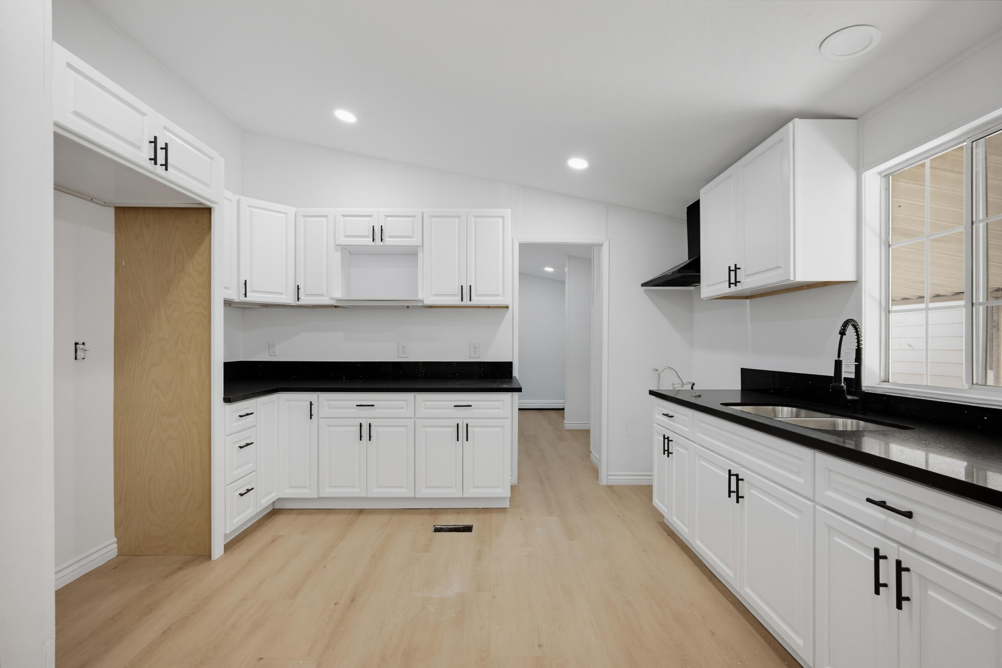 Virtual tour photo 11 of 36 for 1855 E Riverside Dr Spc 388