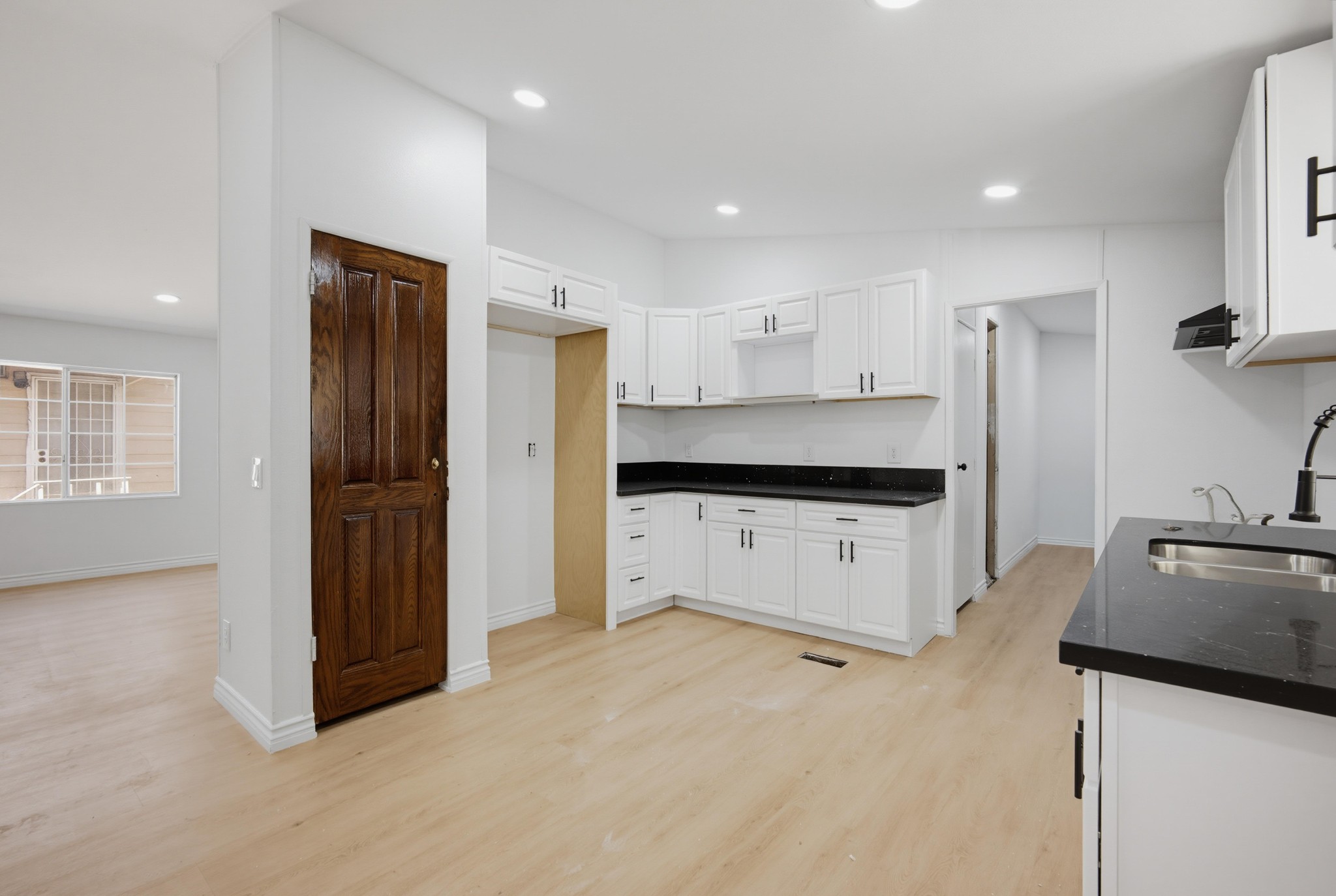 Virtual tour photo 12 of 36 for 1855 E Riverside Dr Spc 388