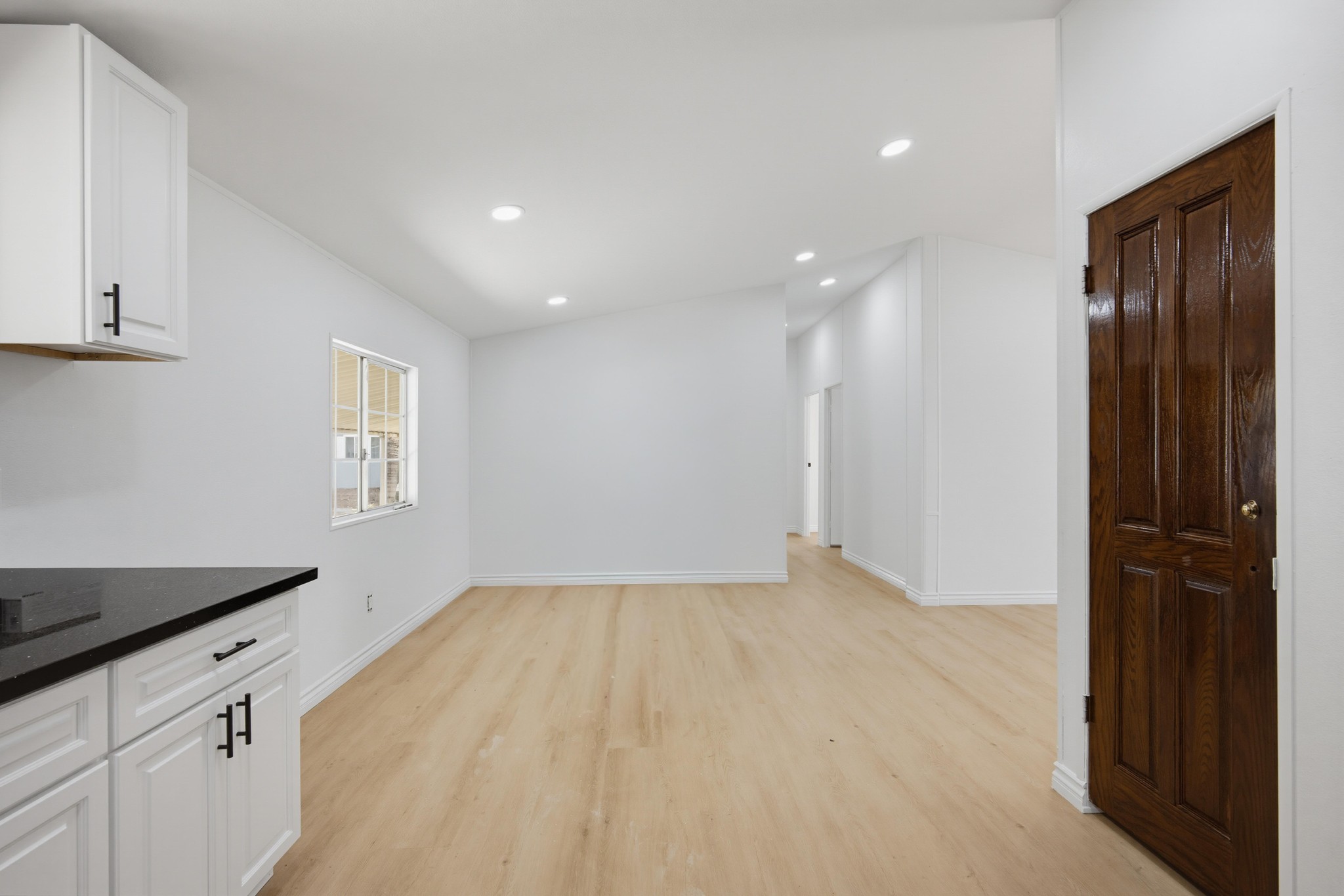 Virtual tour photo 13 of 36 for 1855 E Riverside Dr Spc 388