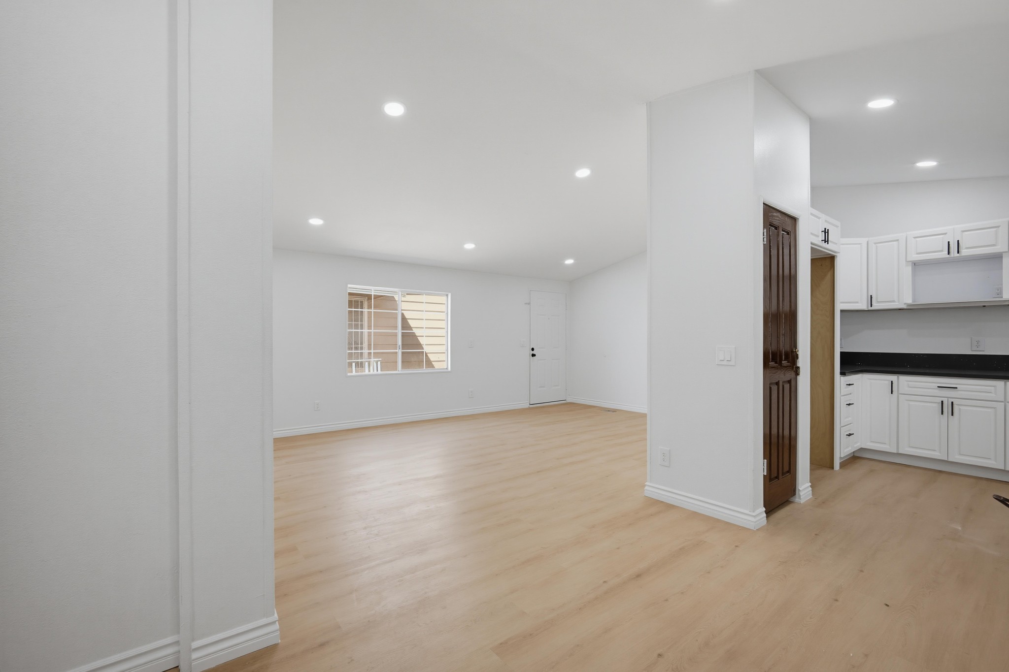 Virtual tour photo 14 of 36 for 1855 E Riverside Dr Spc 388