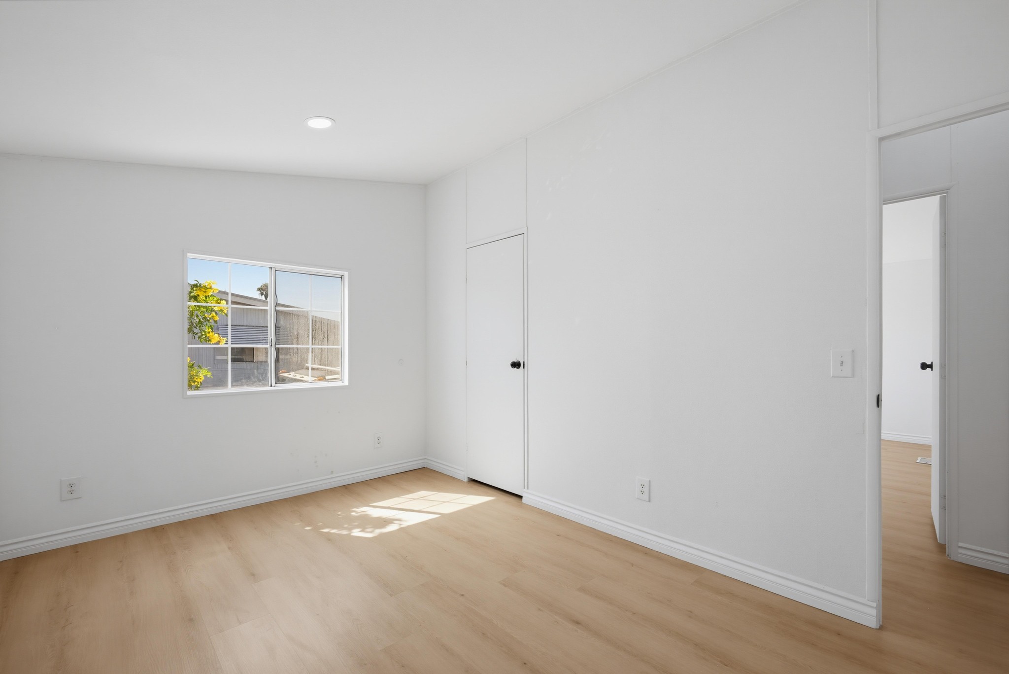 Virtual tour photo 27 of 36 for 1855 E Riverside Dr Spc 388