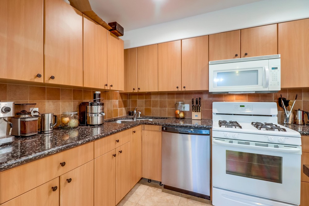 Virtual tour photo 17 of 28 for 1857 1/2 Grand Ave
