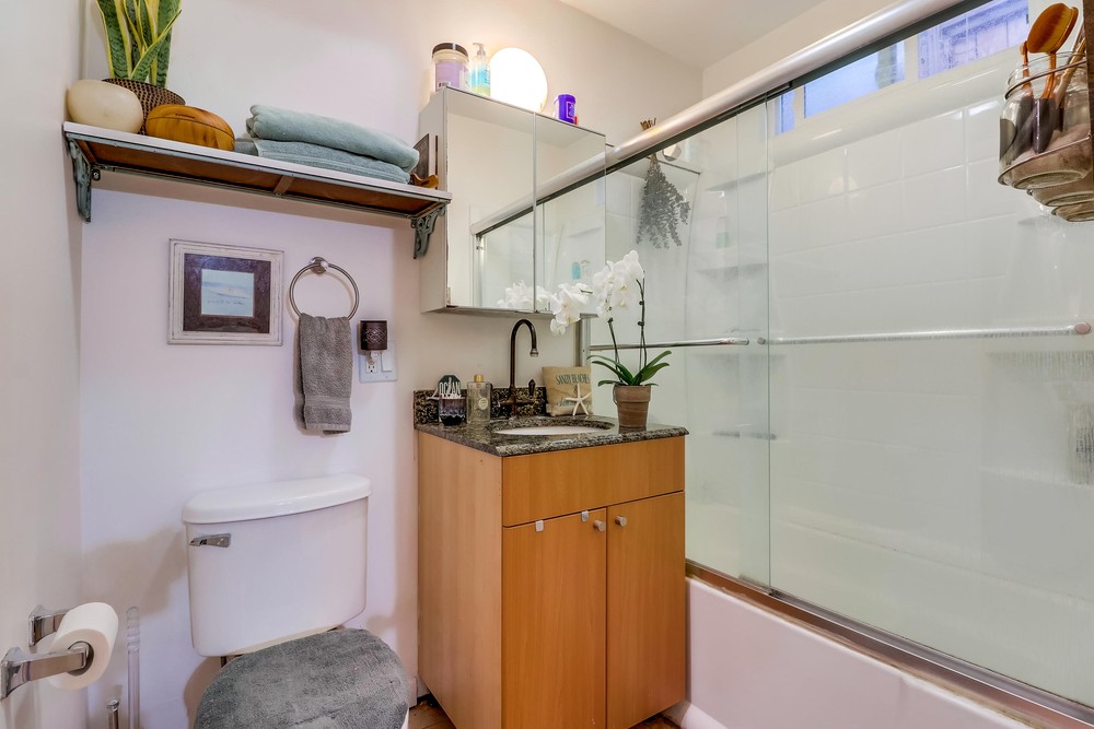 Virtual tour photo 25 of 28 for 1857 1/2 Grand Ave