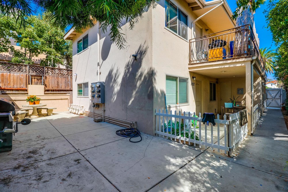 Virtual tour photo 27 of 28 for 1857 1/2 Grand Ave