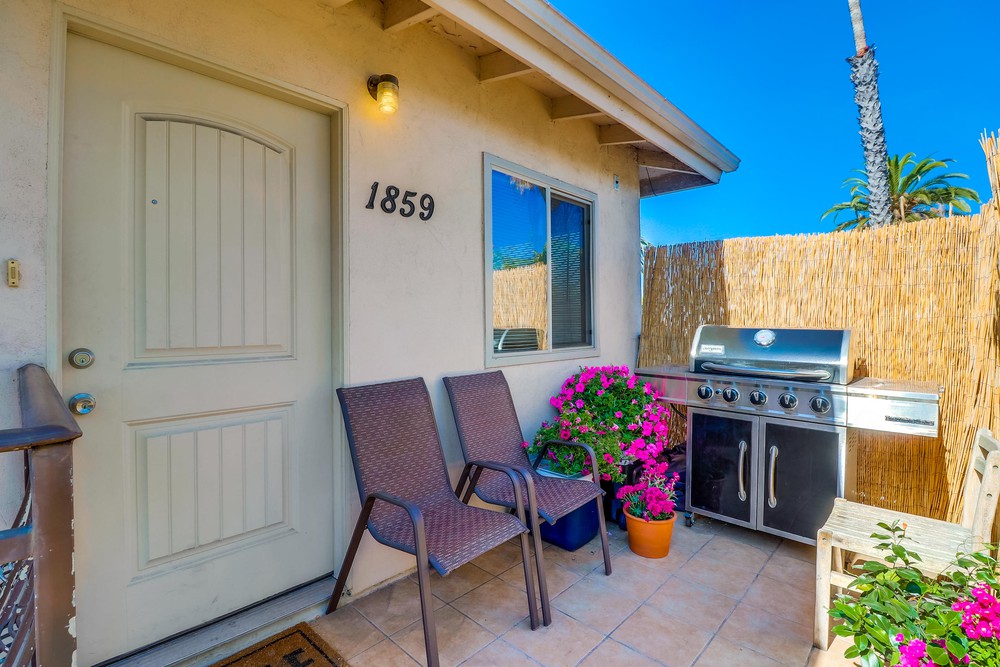 Virtual tour photo 3 of 25 for 1859 Grand Ave