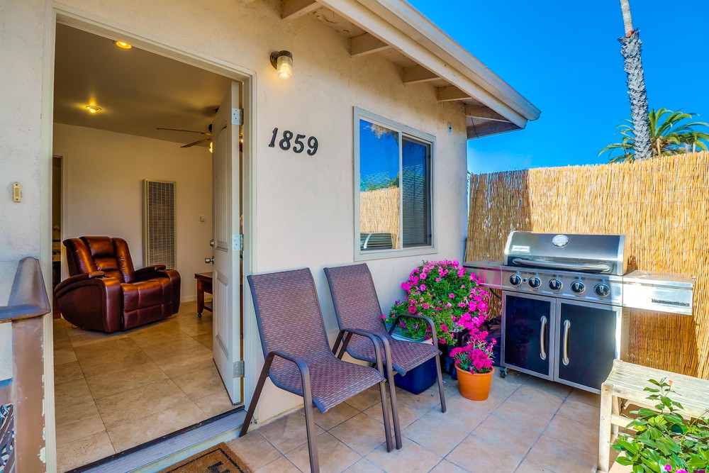 Virtual tour photo 4 of 25 for 1859 Grand Ave