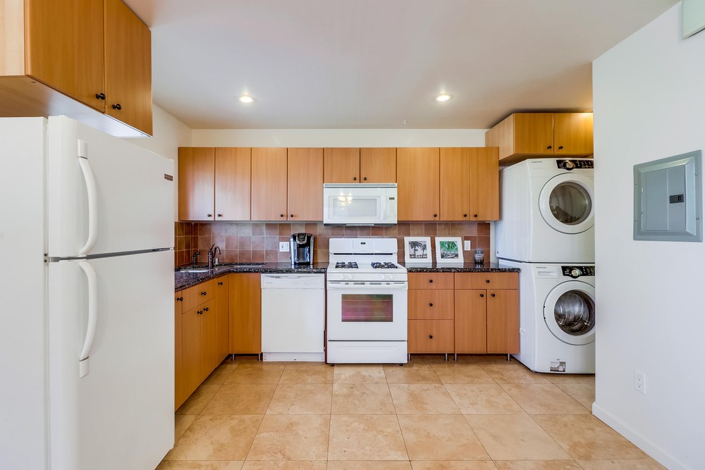 Virtual tour photo 17 of 25 for 1859 Grand Ave