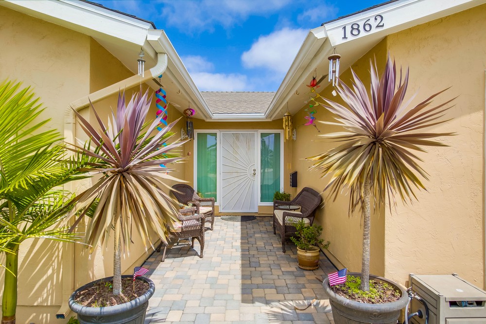 Virtual tour photo 8 of 54 for 1862 Halley St