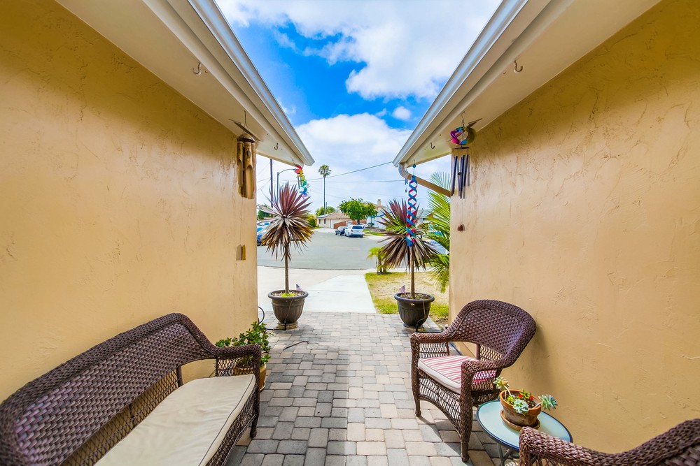 Virtual tour photo 10 of 54 for 1862 Halley St