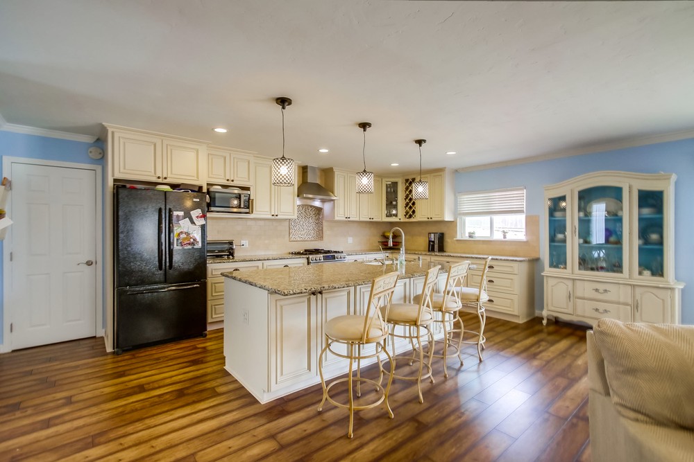 Virtual tour photo 16 of 54 for 1862 Halley St