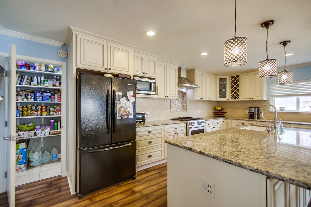 Virtual tour photo 19 of 54 for 1862 Halley St