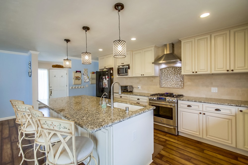 Virtual tour photo 20 of 54 for 1862 Halley St