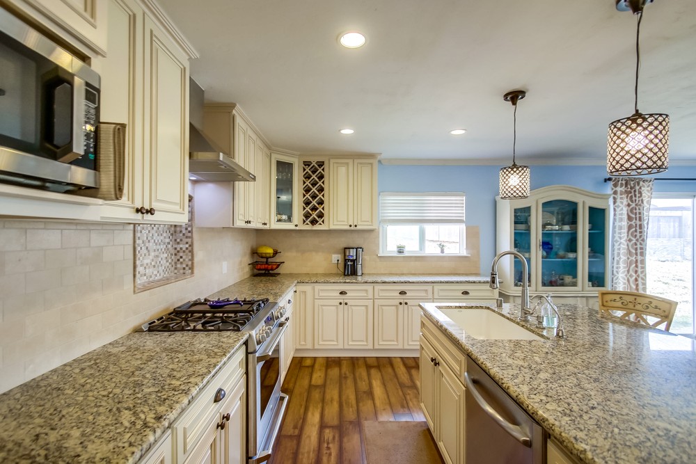 Virtual tour photo 22 of 54 for 1862 Halley St
