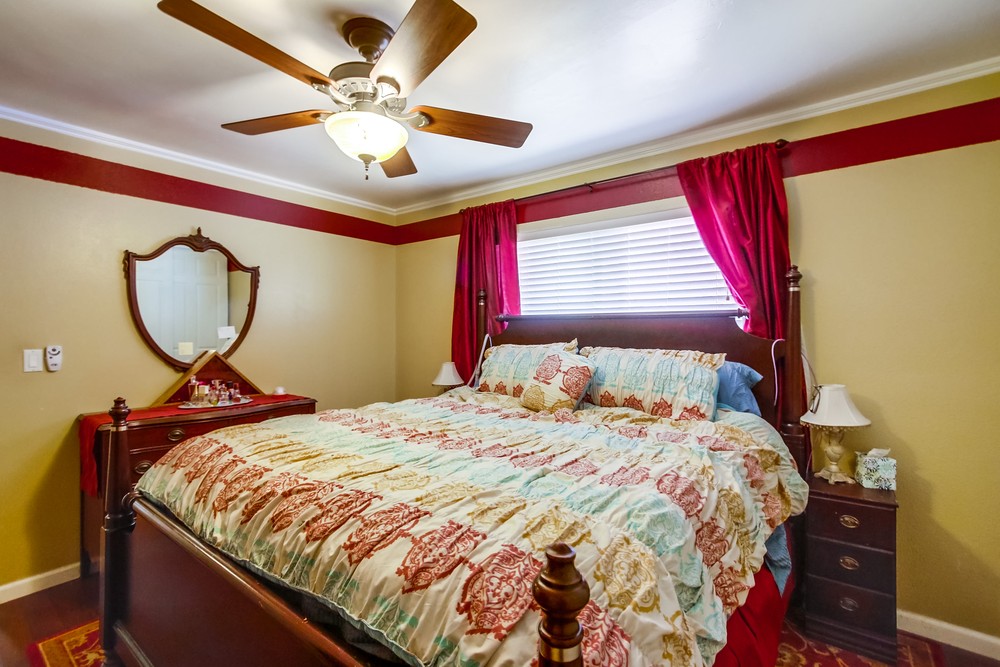 Virtual tour photo 33 of 54 for 1862 Halley St