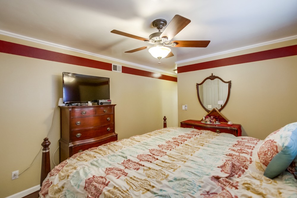Virtual tour photo 34 of 54 for 1862 Halley St