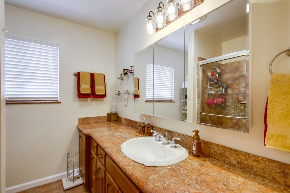 Virtual tour photo 35 of 54 for 1862 Halley St