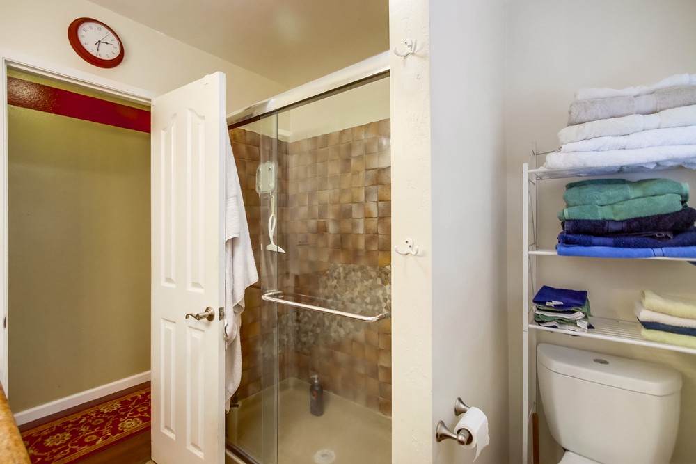 Virtual tour photo 37 of 54 for 1862 Halley St
