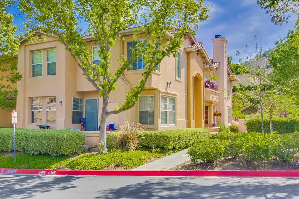 Virtual tour photo 1 of 35 for 18638 Caminito Cantilena #272