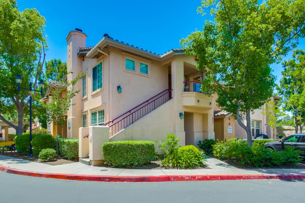 Virtual tour photo 1 of 32 for 18656 Caminito Cantilena UNIT 275