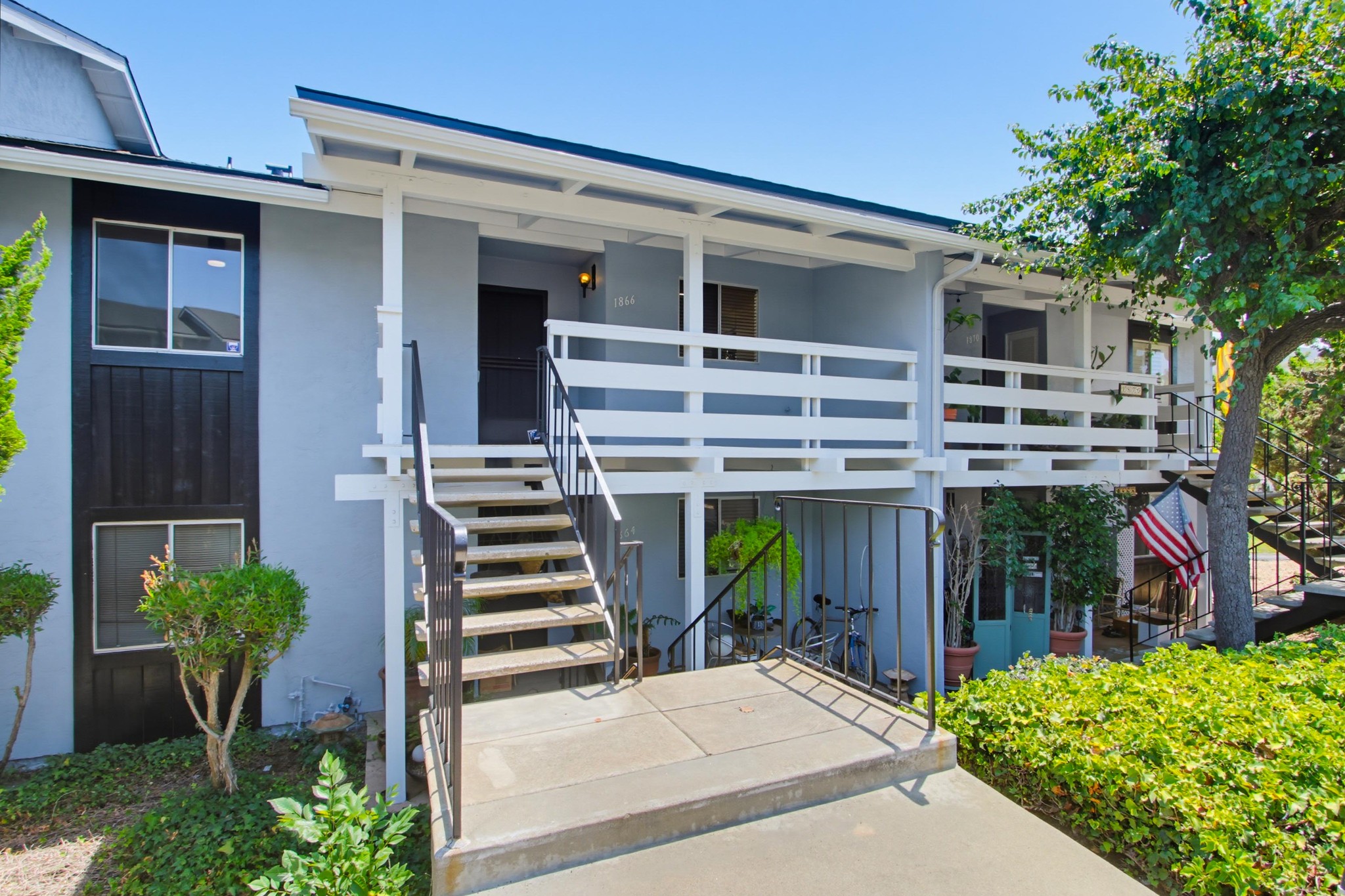 Virtual tour photo 5 of 43 for 1866 Fairway Cir Dr