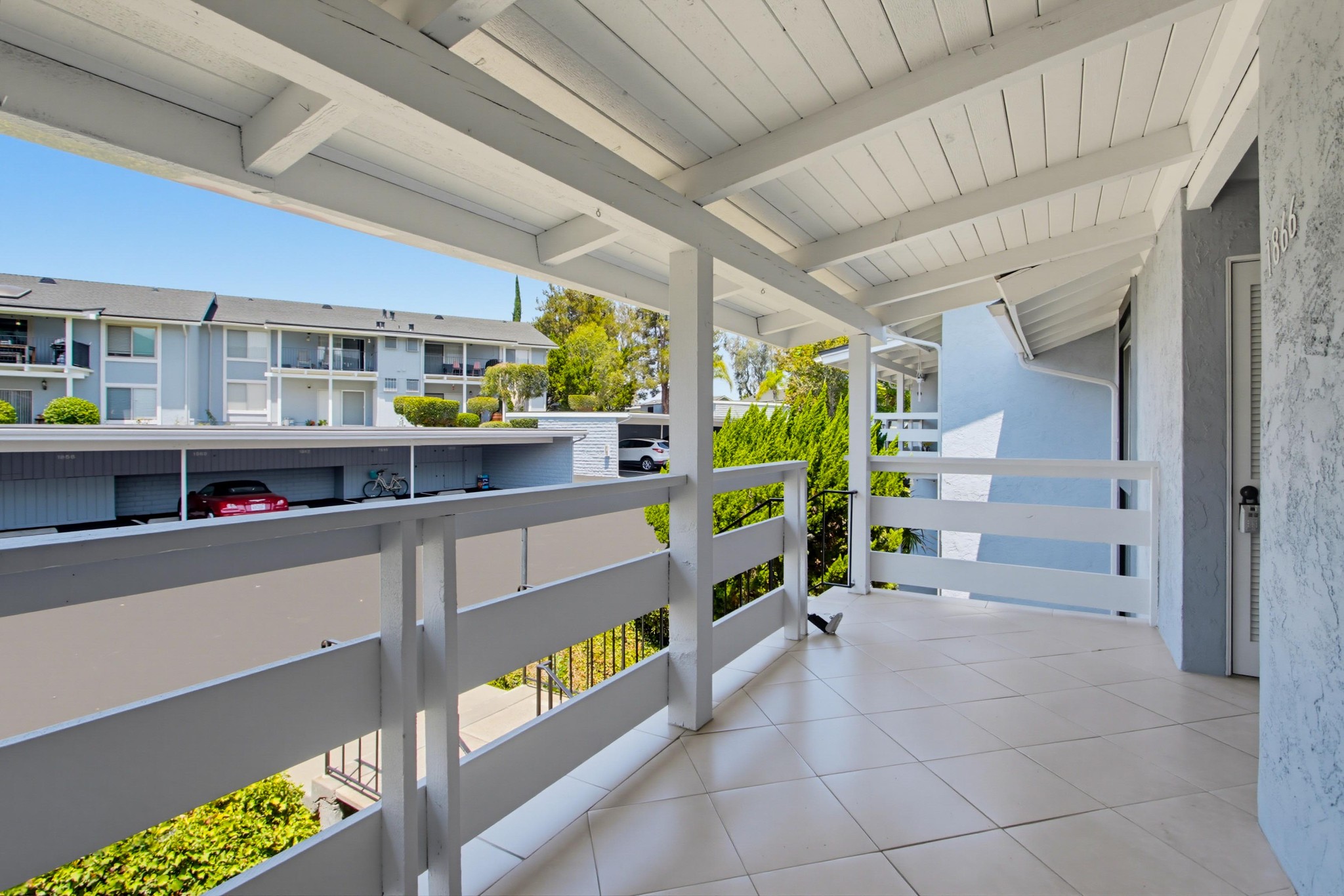 Virtual tour photo 8 of 43 for 1866 Fairway Cir Dr