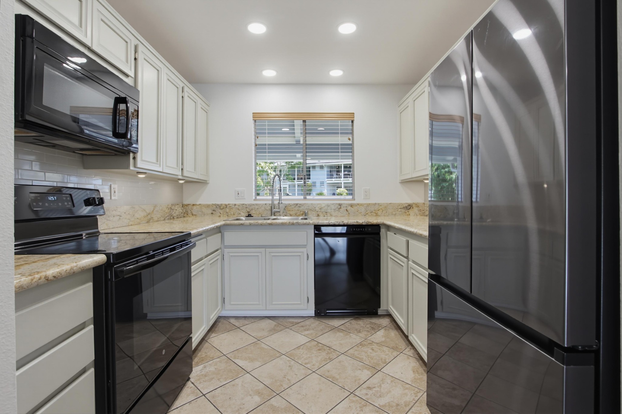 Virtual tour photo 17 of 43 for 1866 Fairway Cir Dr