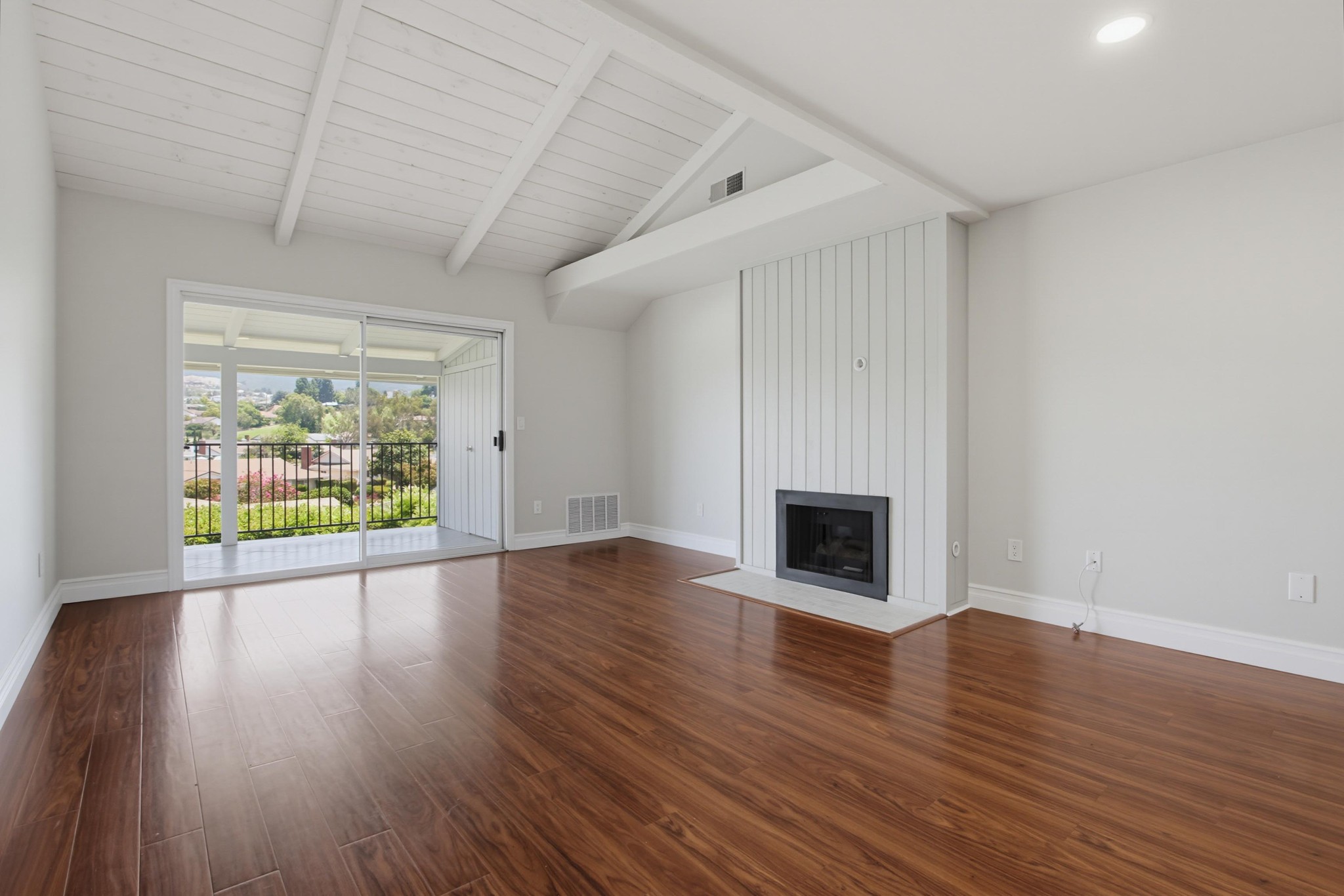 Virtual tour photo 20 of 43 for 1866 Fairway Cir Dr