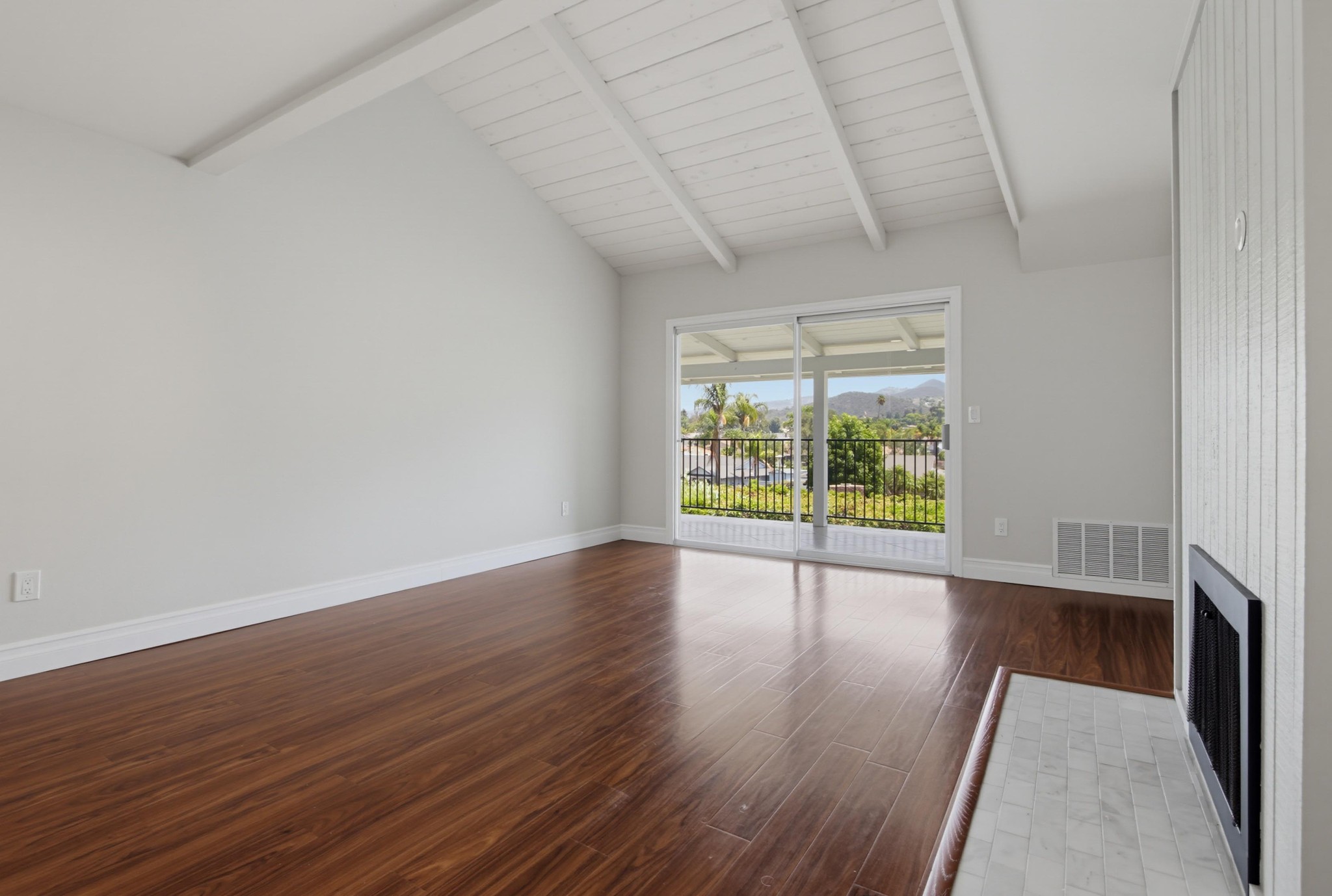 Virtual tour photo 22 of 43 for 1866 Fairway Cir Dr