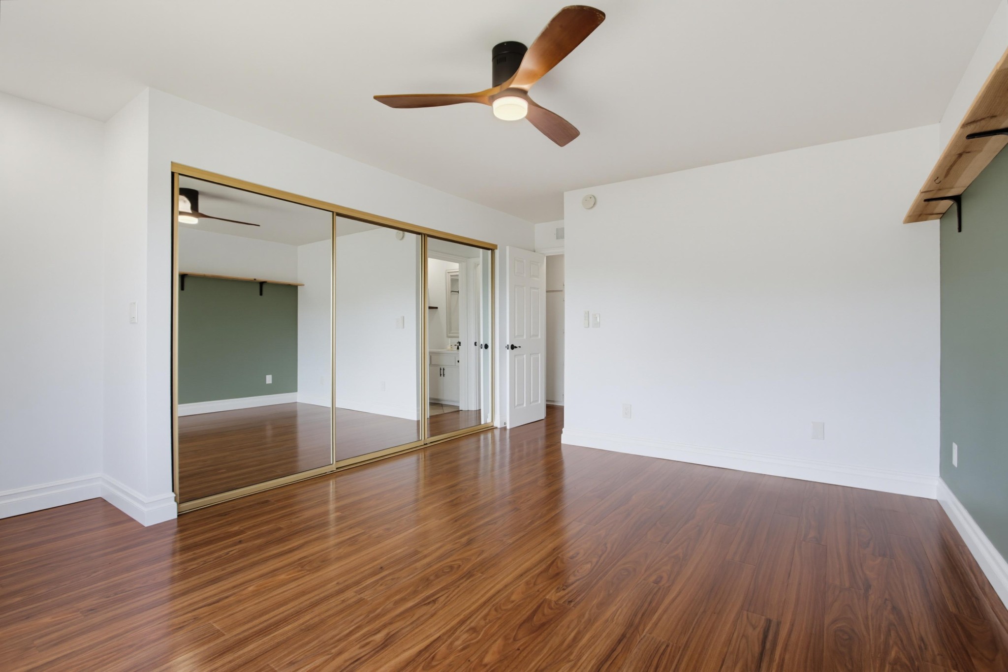 Virtual tour photo 32 of 43 for 1866 Fairway Cir Dr