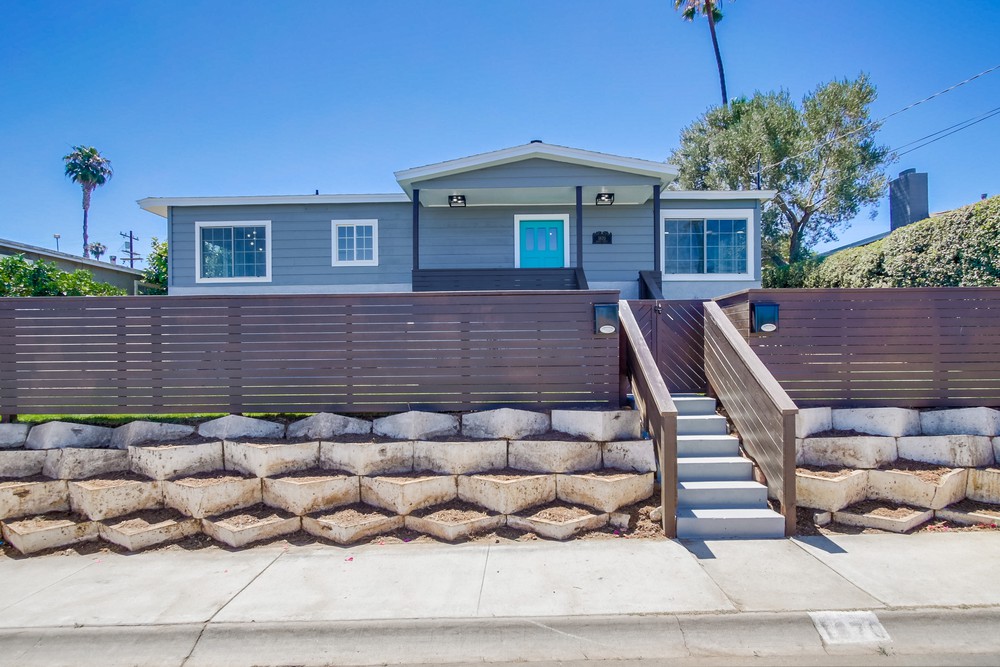 Virtual tour photo 1 of 64 for 1870 David St