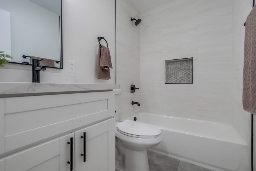 Virtual tour photo 25 of 64 for 1870 David St