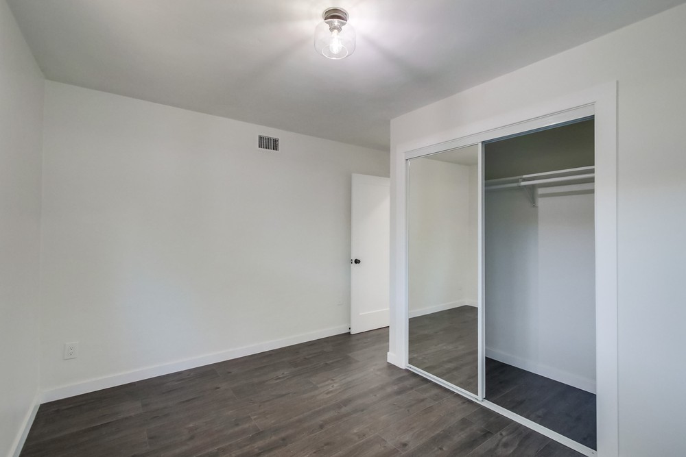 Virtual tour photo 28 of 64 for 1870 David St