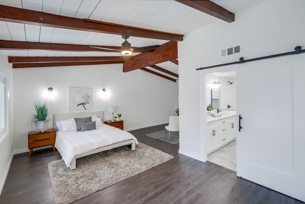 Virtual tour photo 32 of 64 for 1870 David St