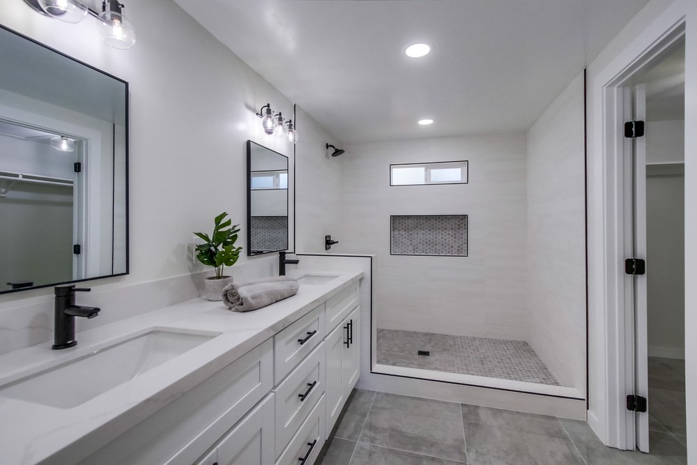 Virtual tour photo 36 of 64 for 1870 David St
