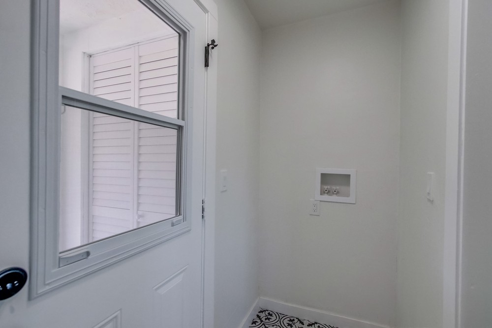 Virtual tour photo 40 of 64 for 1870 David St