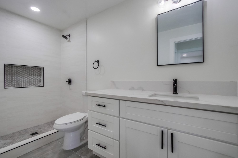 Virtual tour photo 63 of 64 for 1870 David St