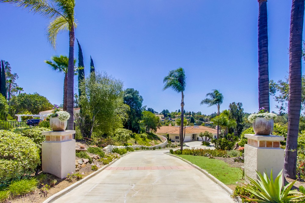 Virtual tour photo 1 of 103 for 18708 Lunada Point