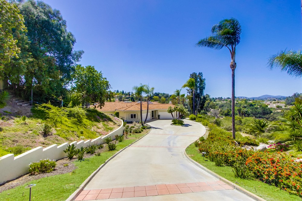 Virtual tour photo 4 of 103 for 18708 Lunada Point