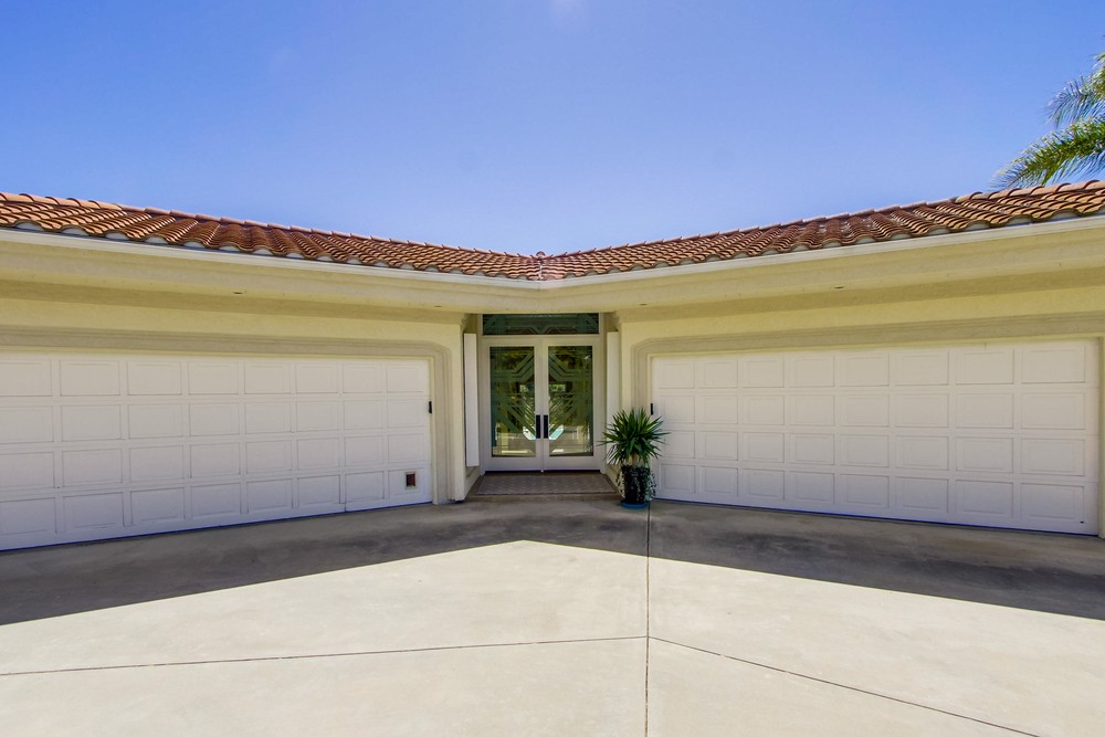 Virtual tour photo 7 of 103 for 18708 Lunada Point