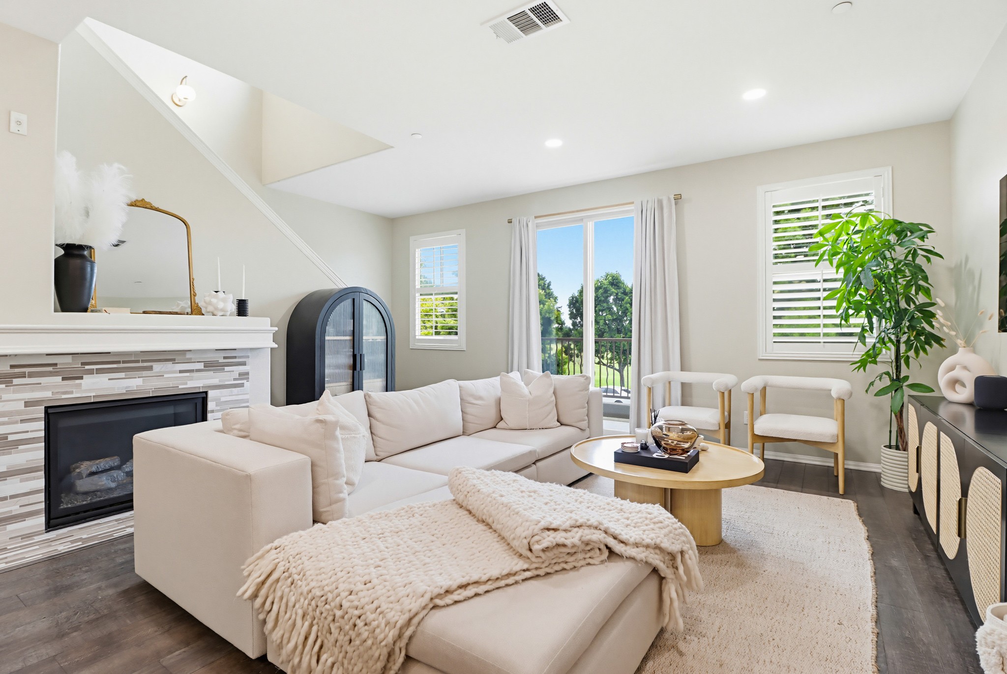 Virtual tour photo 10 of 59 for 1876 Champagne Ct UNIT 6