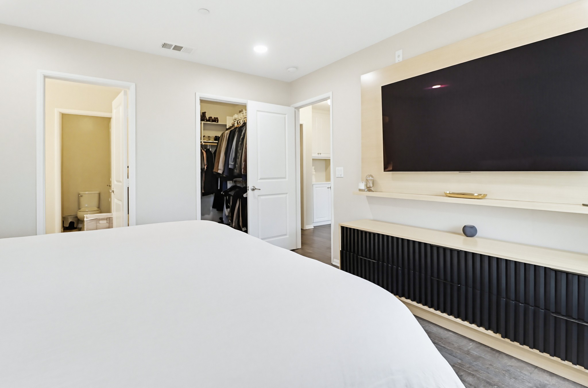 Virtual tour photo 28 of 59 for 1876 Champagne Ct UNIT 6