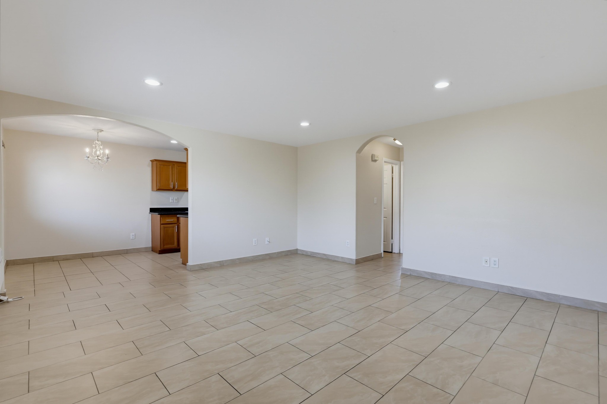 Virtual tour photo 8 of 21 for 188 S Lincoln Ave Unit 3
