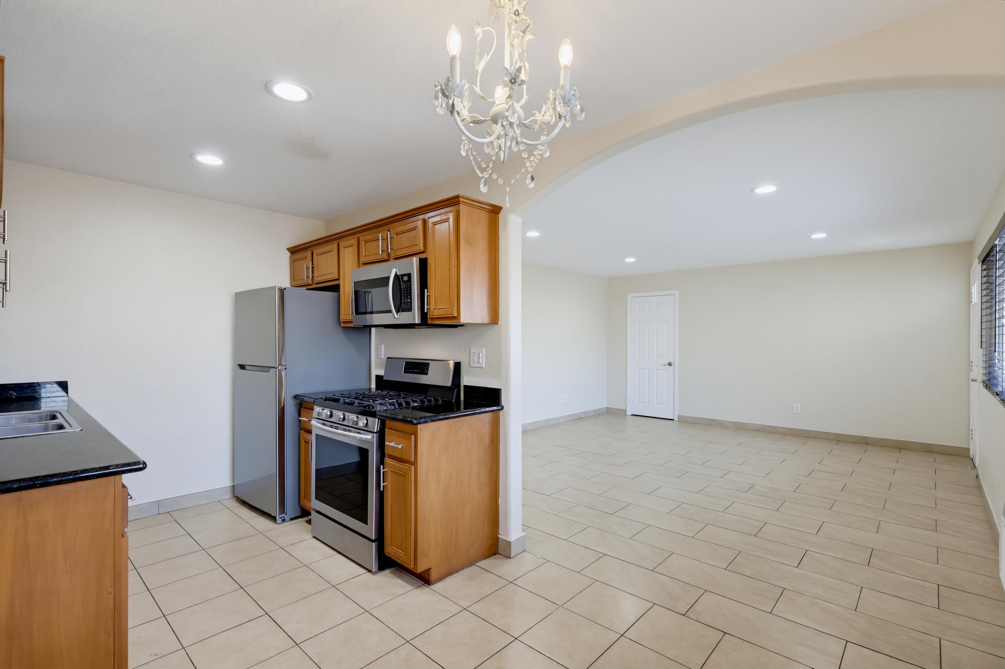 Virtual tour photo 10 of 21 for 188 S Lincoln Ave Unit 3