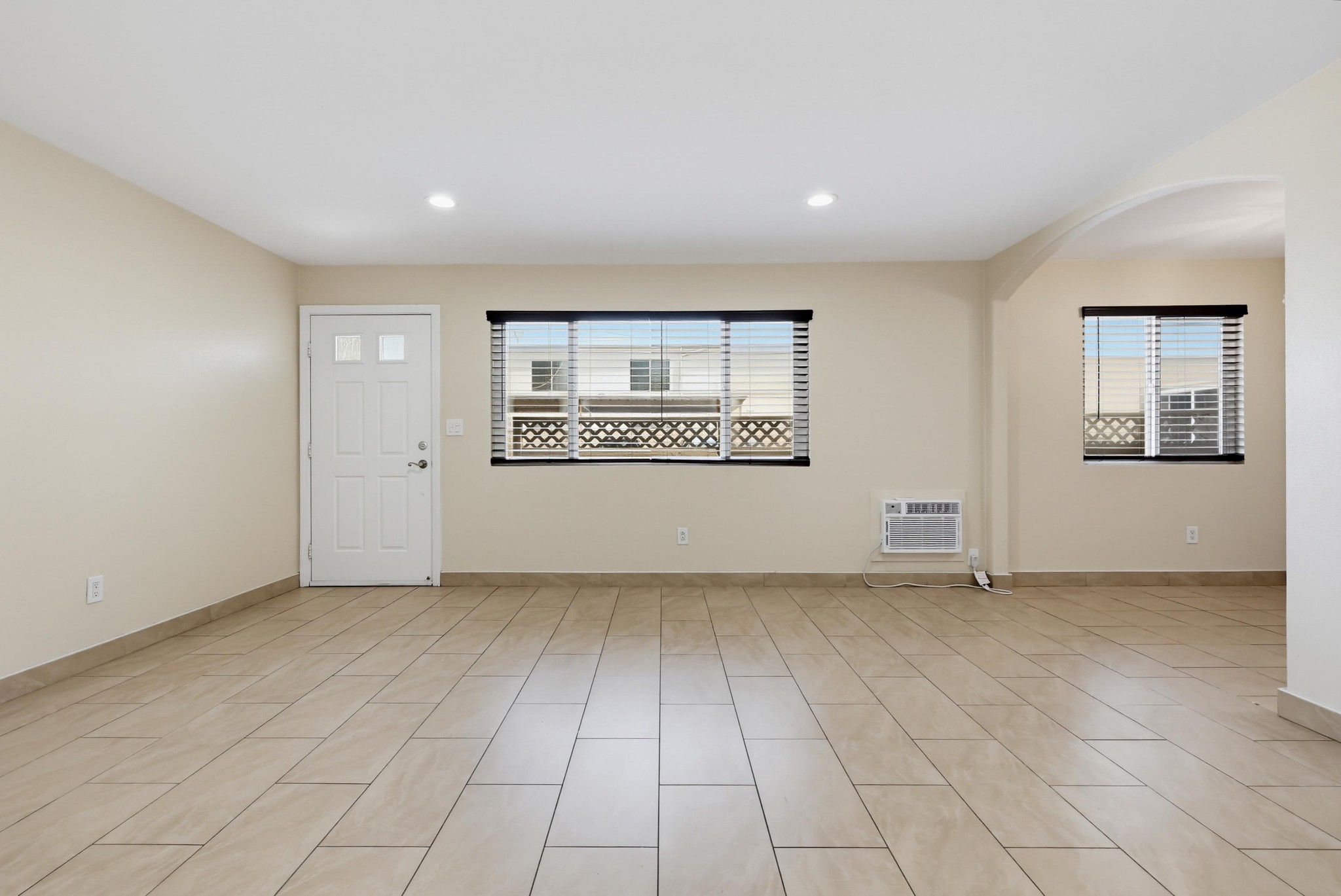 Virtual tour photo 6 of 21 for 188 S Lincoln Ave Unit 3